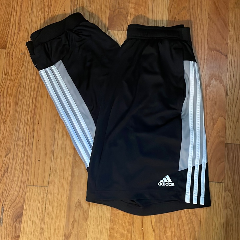 Adidas mens Medium Black athletic shirt